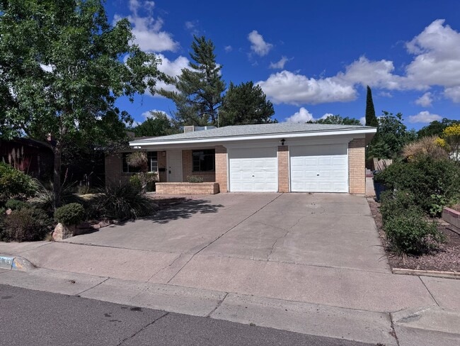 3 Bedroom, 2 Bathroom Home near Washington... - 3 Bedroom, 2 Bathroom Home near Washington...