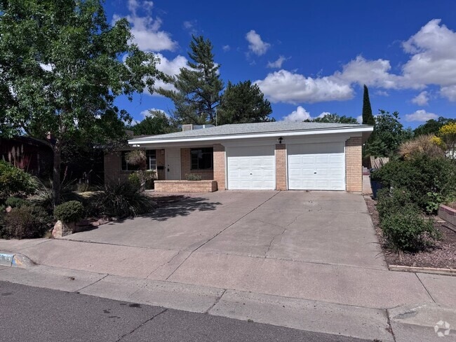 Building Photo - 3 Bedroom, 2 Bathroom Home near Washington...