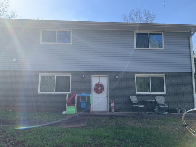 Photo - 903 E Red Bud Rd