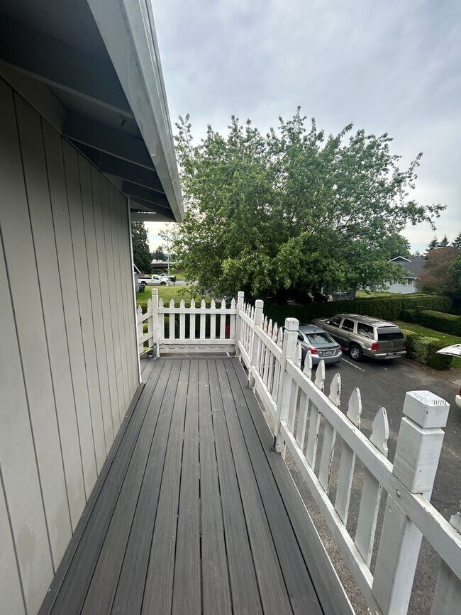 Photo - 2409 N St NE