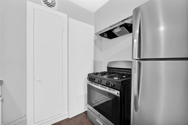 Photo - 5534 Eskridge St Apartment Unit 4