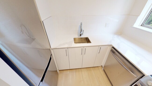 Photo - 4640 West 10th