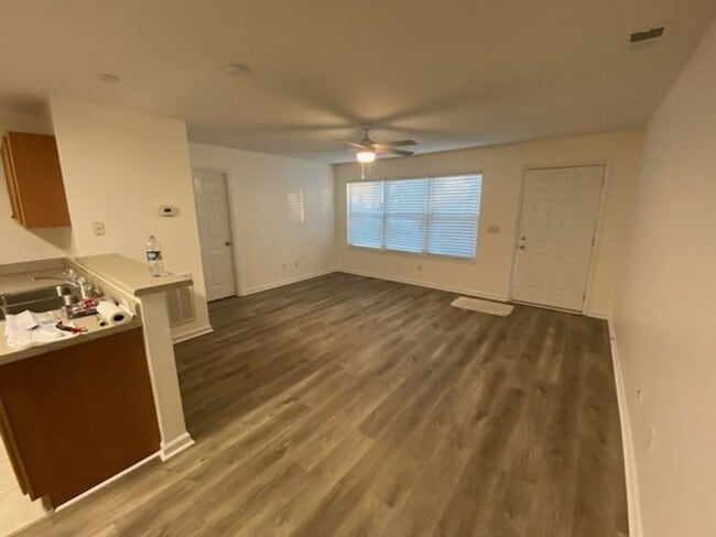 Photo - 2 bedroom 2 bath condo located close to beaches, shopping and restaurants Unit CB5610-2