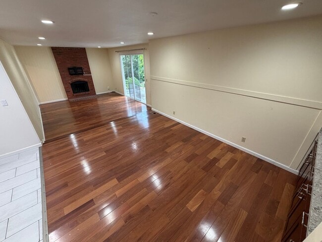 Photo - $4500 -- BEAUTIFUL 4BED HOME IN MISSION VA...