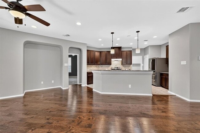 Photo - 1049 Clove Hitch Dr