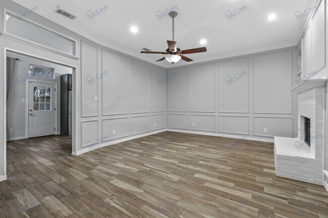 Photo - 8026 Hickory St