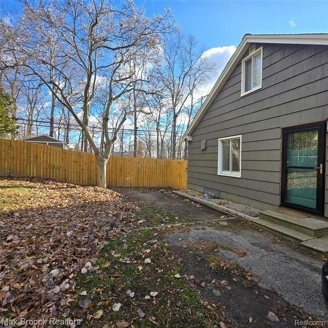 Photo - 805 S Winding Dr