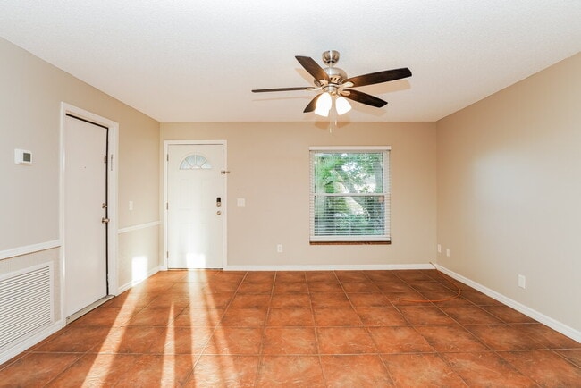 Photo - 5484 Park Vale Blvd