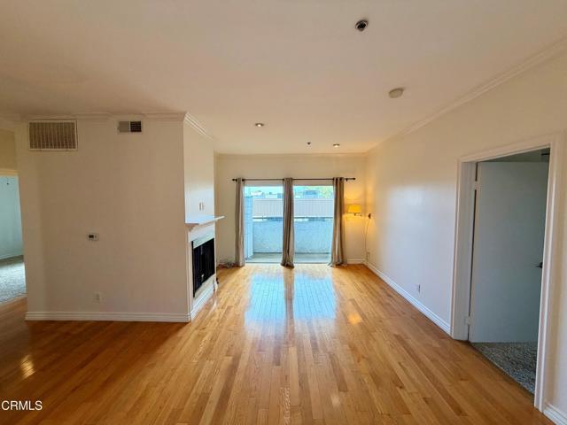 156 S Oak Knoll Ave Unit 201