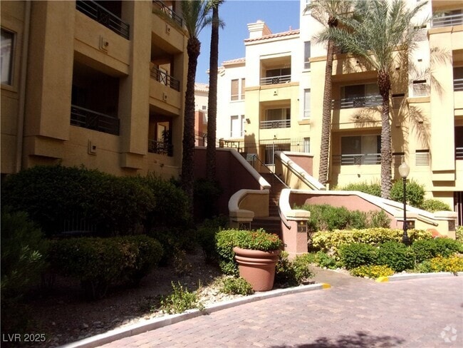 Building Photo - 230 E Flamingo Rd Unit 120 Rental