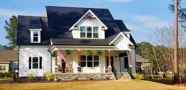 Building Photo - Custom Build in Whispering Pines! Rental