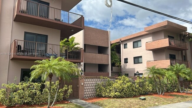 Photo - 690 NE 123rd St Apartment Unit 207