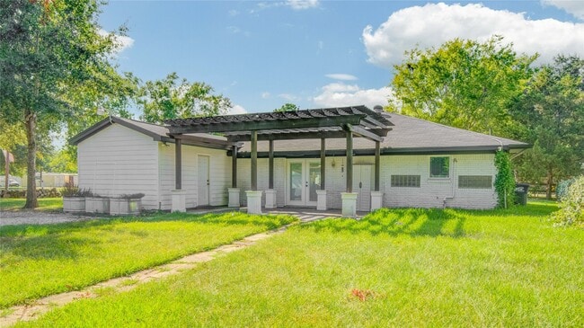 Photo - 25203 Lakeview Rd