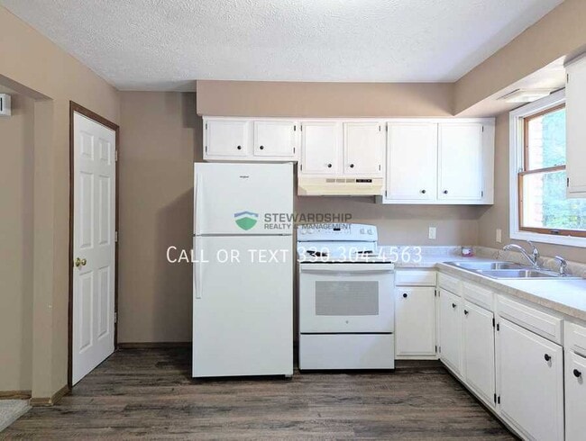 Building Photo - 151 Elm St NE Rental