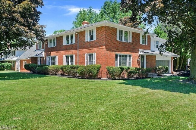 Building Photo - 3024 Warrensville Center Rd Rental