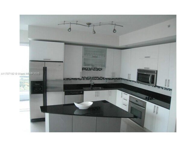 Photo - 60 SW 13th St