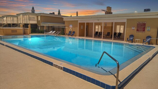 Photo - 1000 Lake of the Woods Blvd Unidad C103