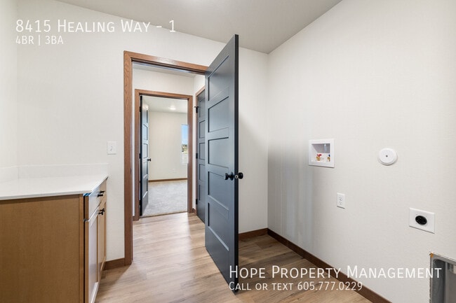 Photo - 8415 Healing Wy