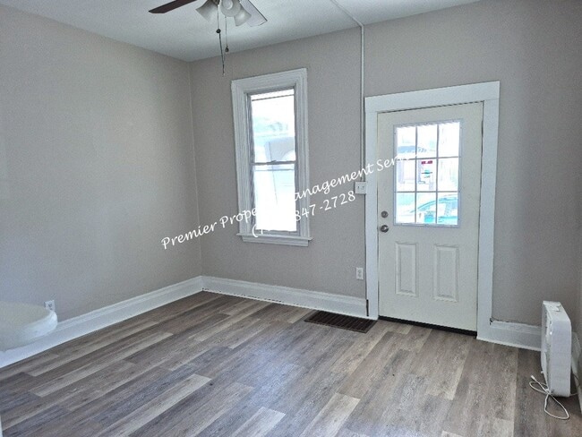 Photo - 1521 4th Ave