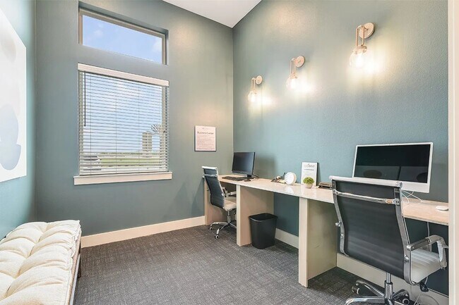 Building Photo - 3301 Gulf Fwy Unit 06207-1