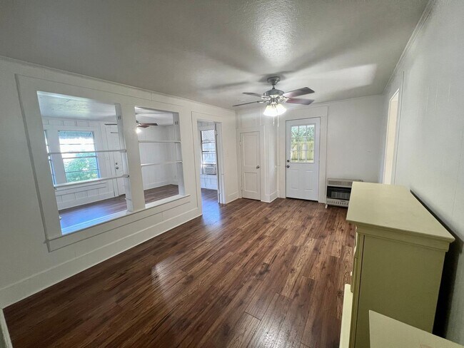 Photo - 503 Southdown Pl Unidad A