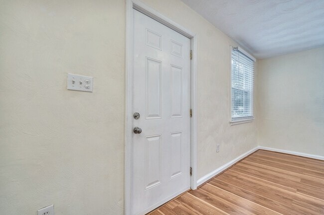 Photo - 3502 Commonwealth Ave