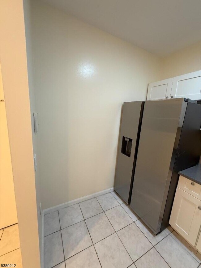 Photo - 1878 Springfield Ave Apartamento Unidad 2B