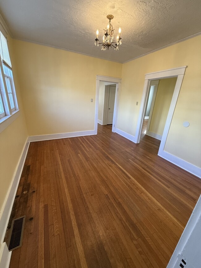 Photo - 103 N McTyiere St