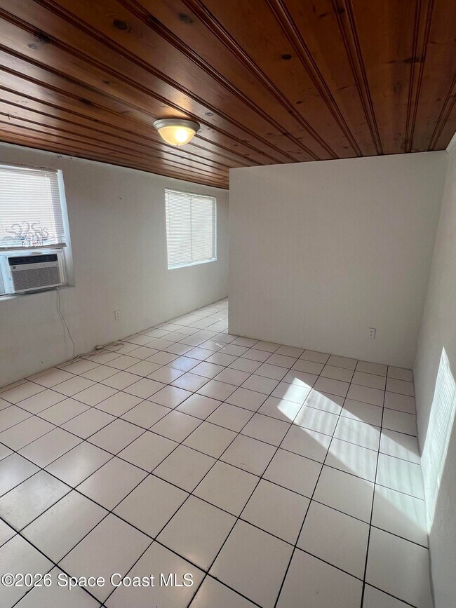 Photo - 441 Vickers St