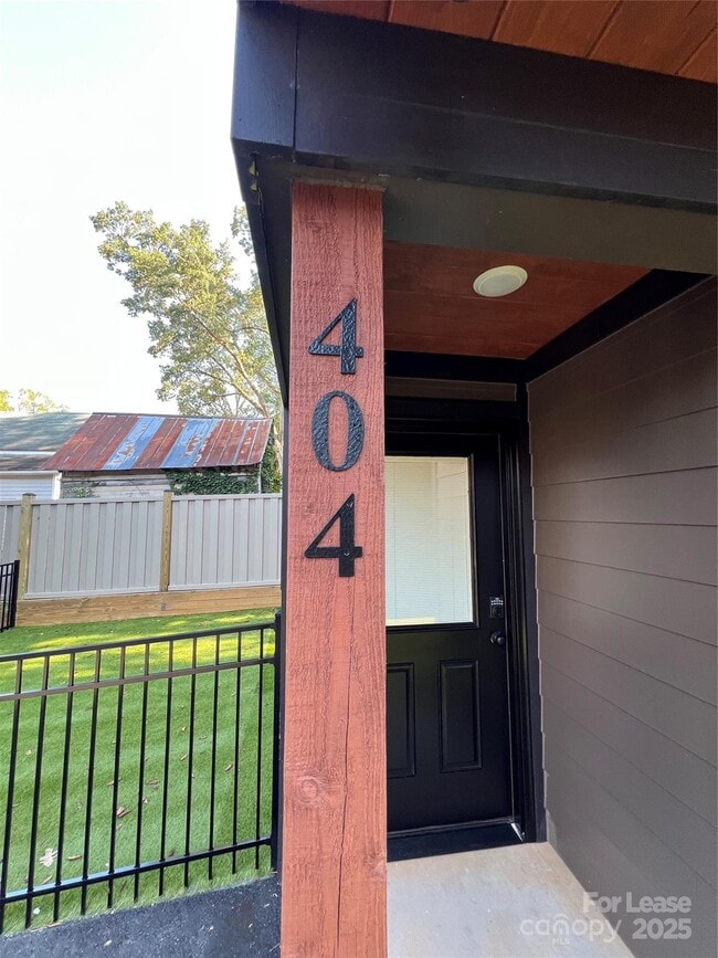 Photo - 404 N 4th St