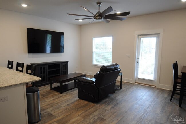 Photo - 8908 Brigade Trail