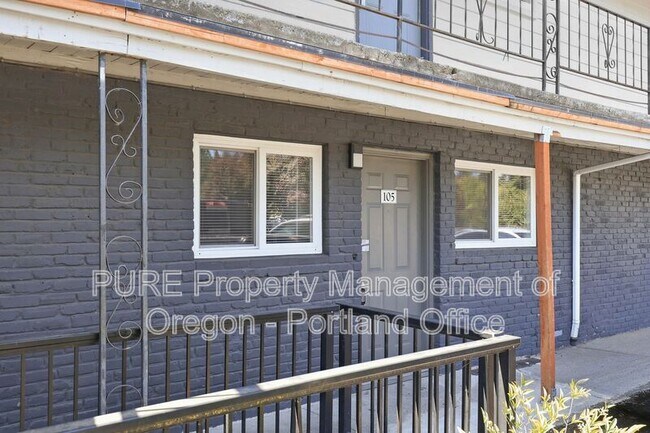 Photo - 18411 E Burnside St Unit 105