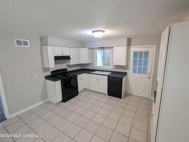 Photo - 1319 Stateline Rd W
