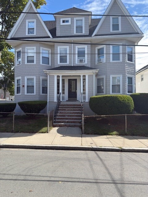 Building Photo - 115 Cedar St Unit 3