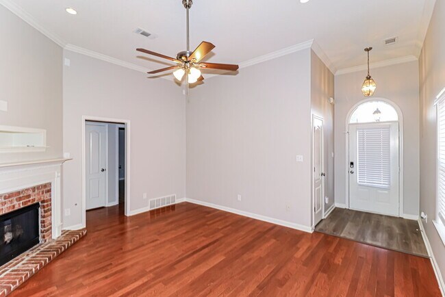 Photo - 8715 Macon Rd