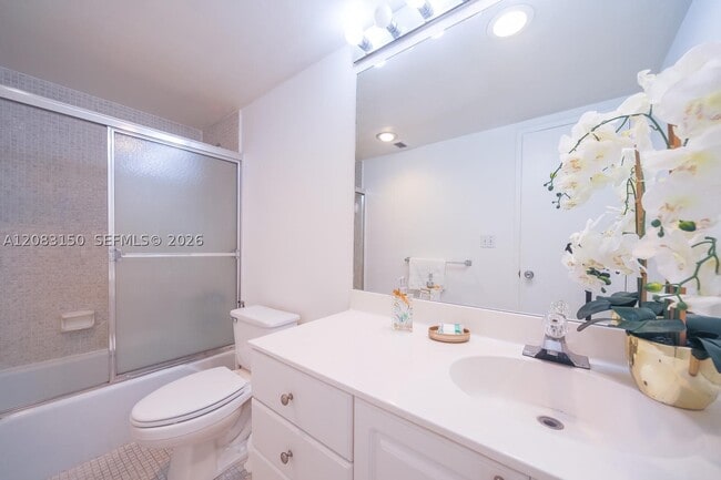 Photo - 19370 Collins Ave Unit 622