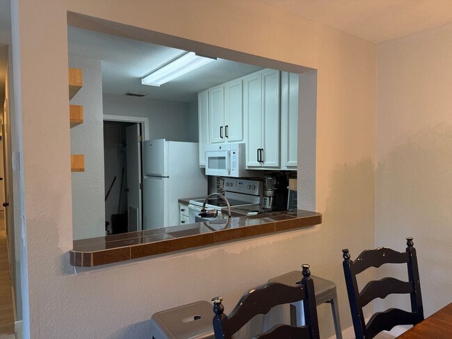 Photo - Spacious Furnished 3bd/3ba in Windsor Park! Close to Campus, Surrounded by Nature!