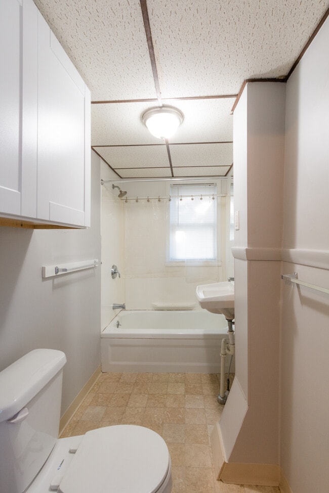 Photo - 69 Walnut St