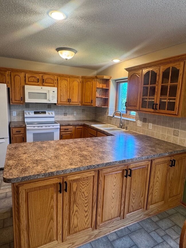 Photo - Exceptional 3+! Bedroom Inside & Out on a Private Cul-de-Sac Lot