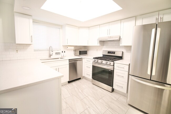 Photo - 34 Little Silver Ct