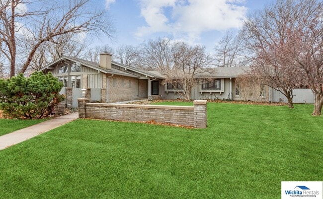 Building Photo - Beautiful 2,961 Sqft home in a Great Neighborhood!!