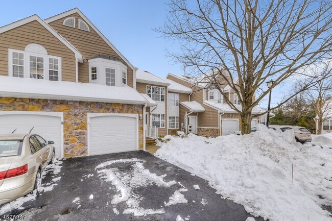 Photo - 72 Knoll Ct Townhome