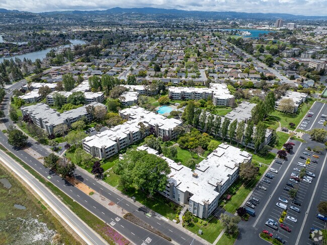 Building Photo - Marina Point Apartments