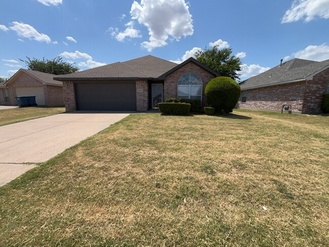 Photo - Welcome home to this spacious 3-bedroom, 2-bath home offering approximately 1,763 square feet of ...