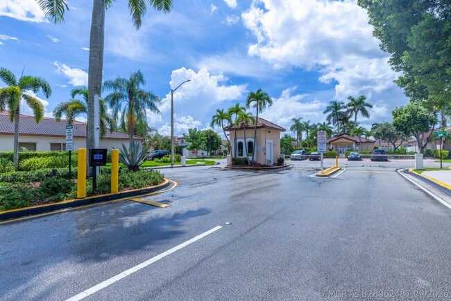19250 NW 12th Manor