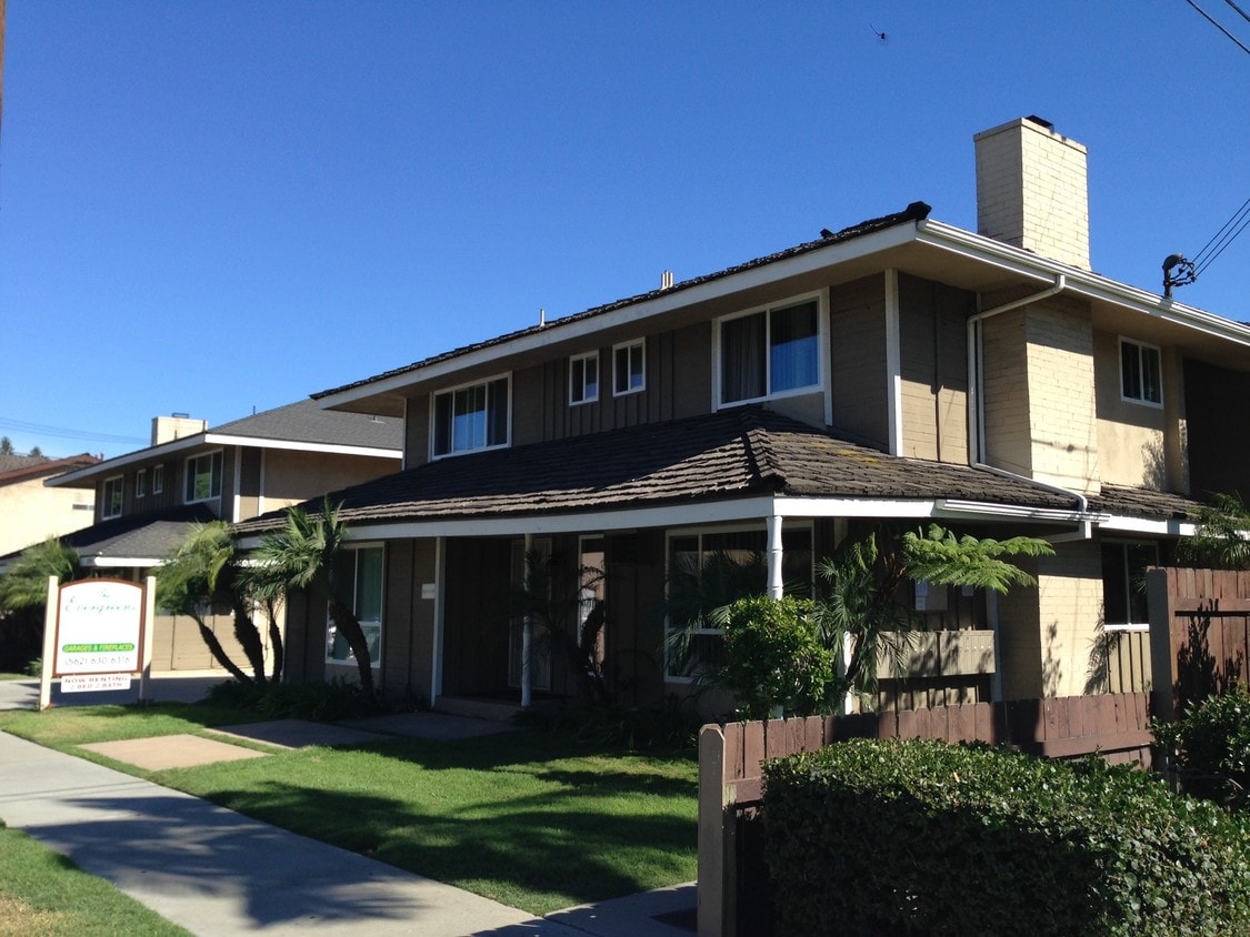 Photo - 8112 Stewart and Gray Rd (Downey, CA)