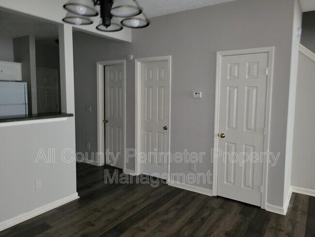 Photo - 7620 Creekside Ln