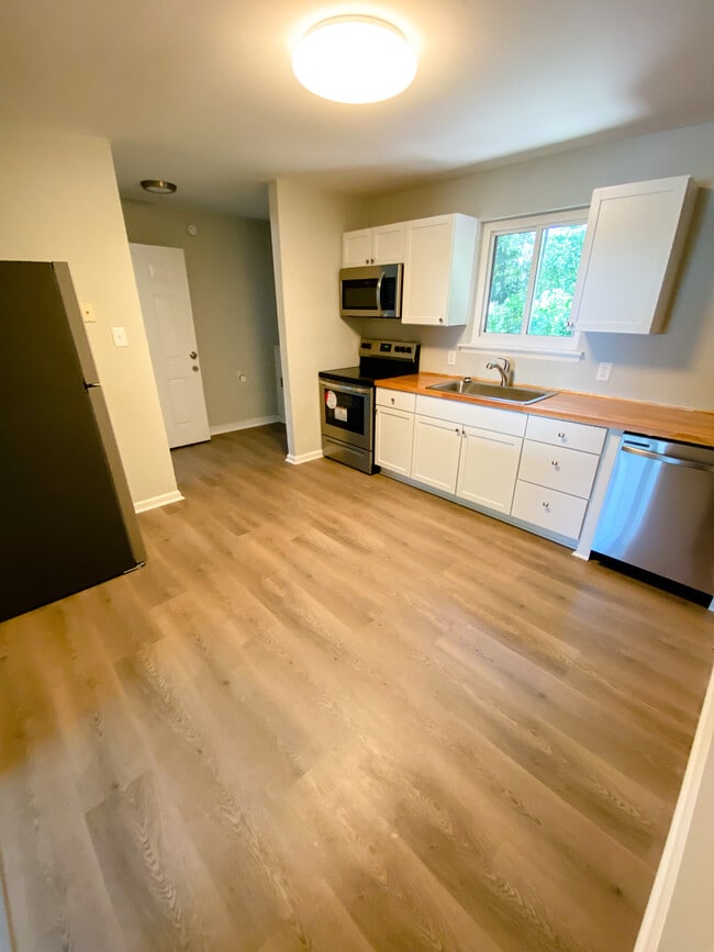 Photo - E 56th