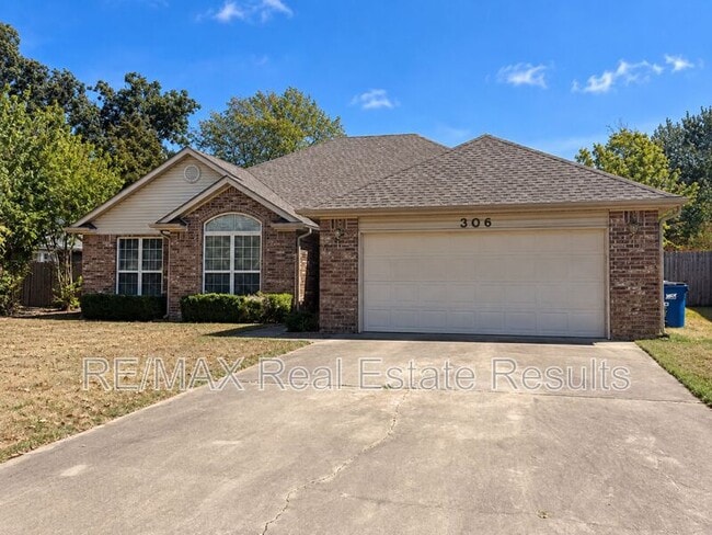 Building Photo - 306 Old Forge Dr