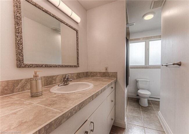 Photo - 44 Cherrytree Crt
